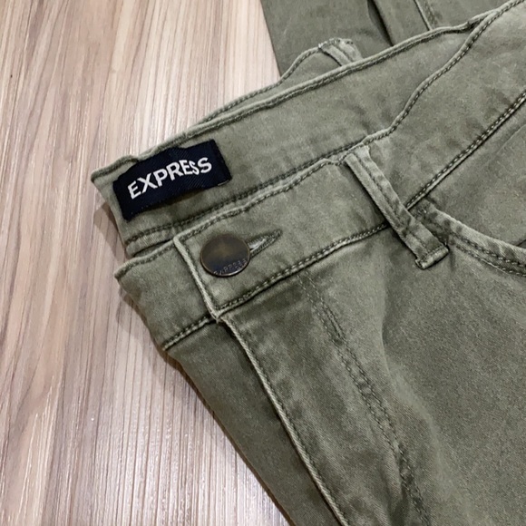 Women’s Express pants